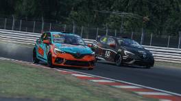 17.04.2023, The Racing Line Clio Cup, Media Day, Oulton Park Fosters, Patryk Dopart, ORD, Donni Henriksen, NSR Red, iRacing