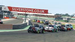 08.05.2023, The Racing Line Clio Cup, Round 3, Silverstone National, Start action, iRacing